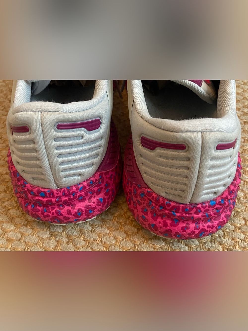 Brooks Women’s Adrenaline GTS Running Shoes - Size 8 - Picture 3 of 6